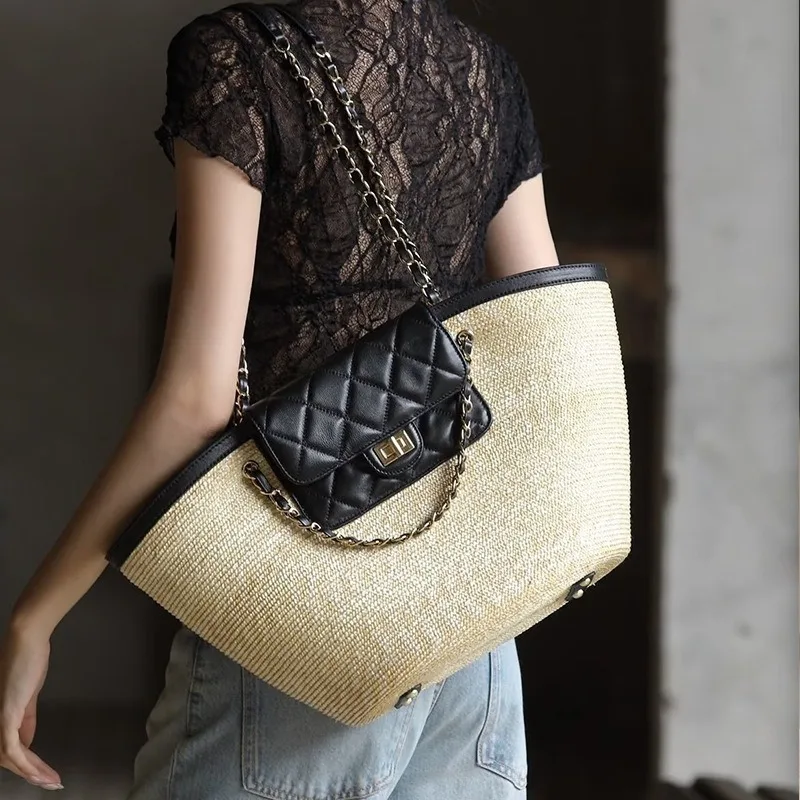 Xiaoxiangfeng large-capacity vegetable basket bag high-end diamond chain straw beach bag single shoulder underarm tote bag women