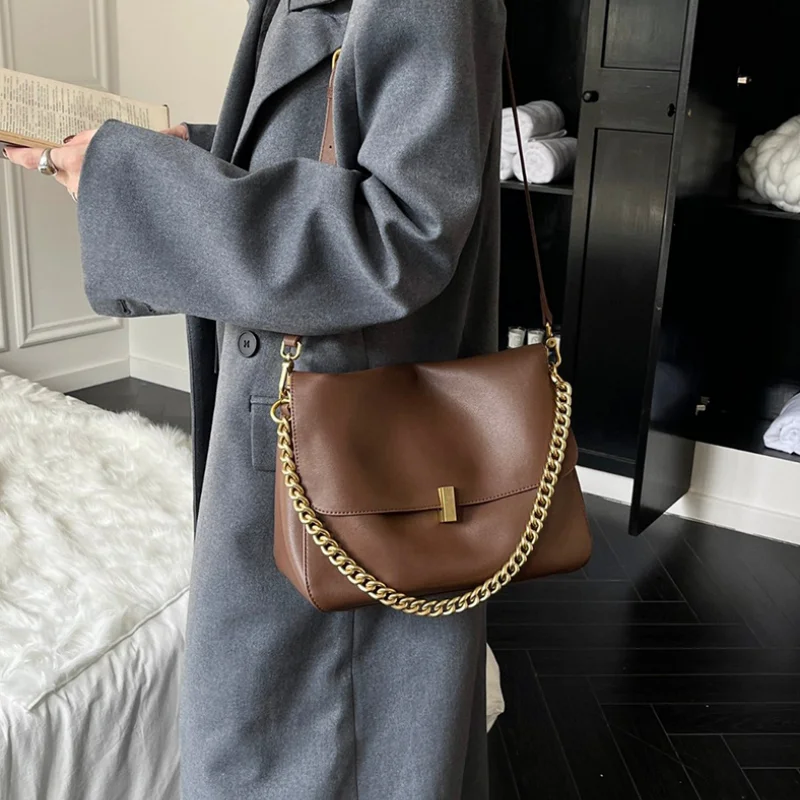 

Модная кожаная сумка через плечо для девочек в корейском стиле, вместительная сумка для девочек, роскошная дизайнерская мягкая сумка через плечо с откидной крышкой