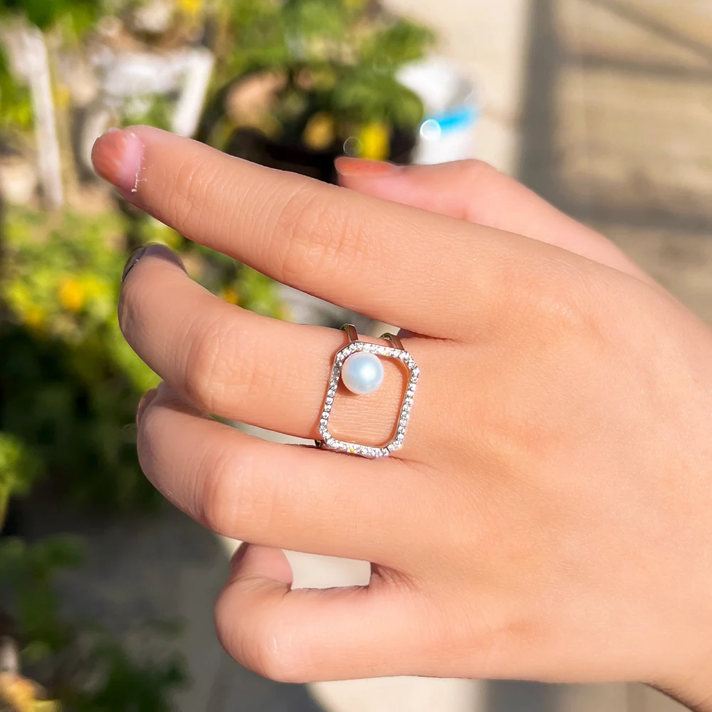 CWWZircons Resizeable Shiny White Cubic Zirconia Paved Creative Geometrical Rectangle Pearl Rings for Women Engagement R245