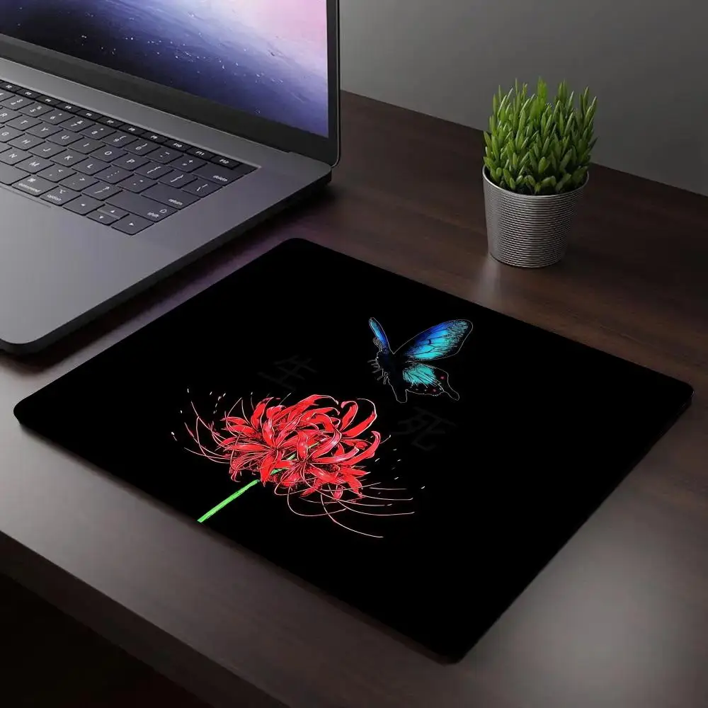 

Коврик для мыши Red Spider Lily, небольшой коврик для мыши для игрового ноутбука, коврик для клавиатуры, защитный коврик для стола, коврик для мыши с героями мультфильмов, 18X22 см