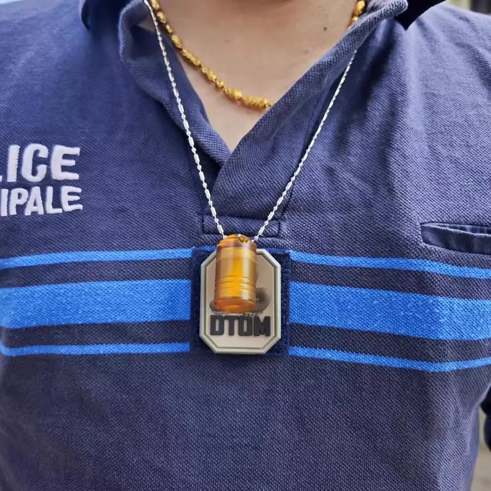 PEI ULTEM Bottiglia per pillole impermeabile in lega di titanio Mini portapillole portatile Magazzino sigillato Attrezzatura portatile per esterni con portachiavi