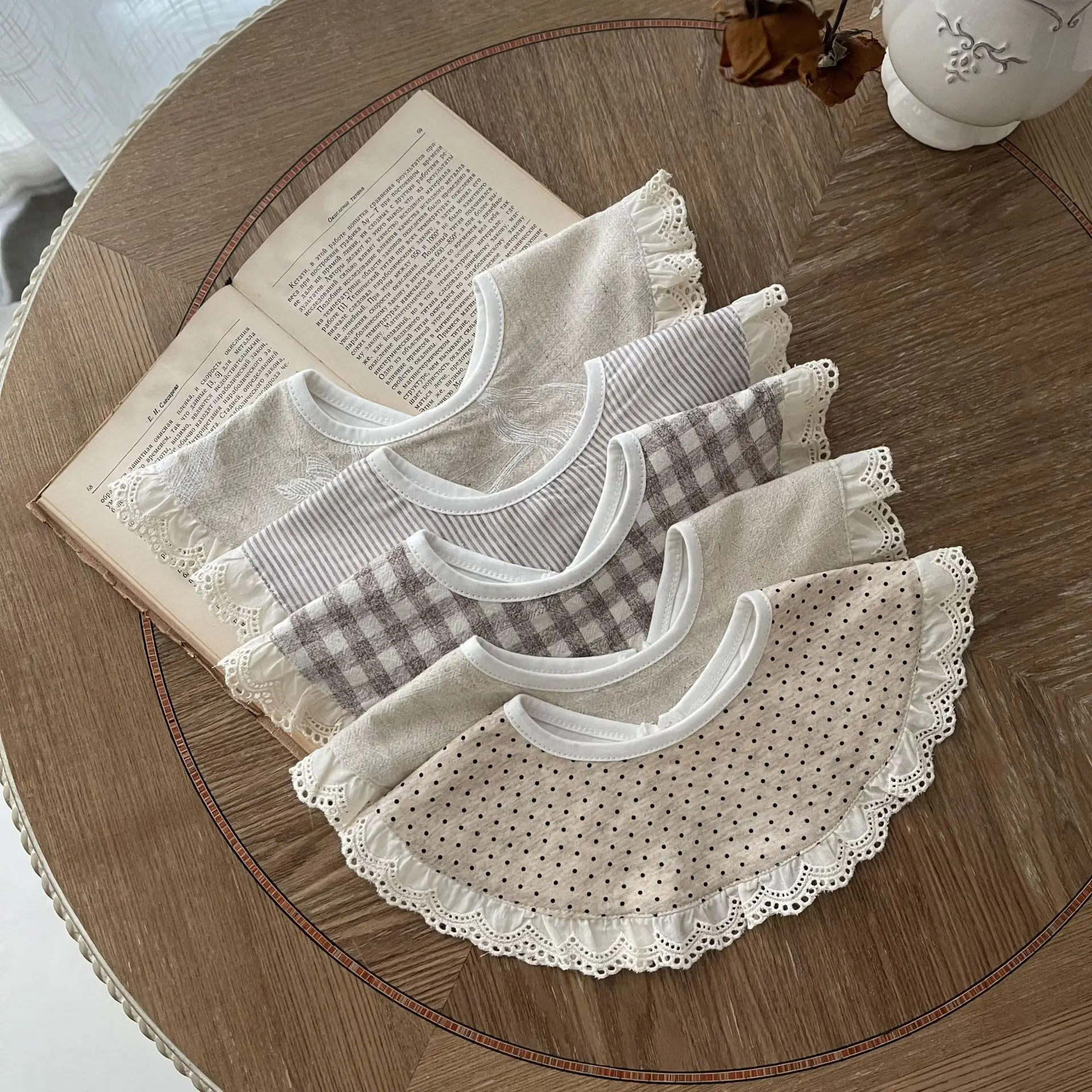 

Burp Cloths Children Four Seasons Cotton Hemp Lace Shawl Fake Collar Simple 2024 Fashion Round Collar Lovely Hollowing Out