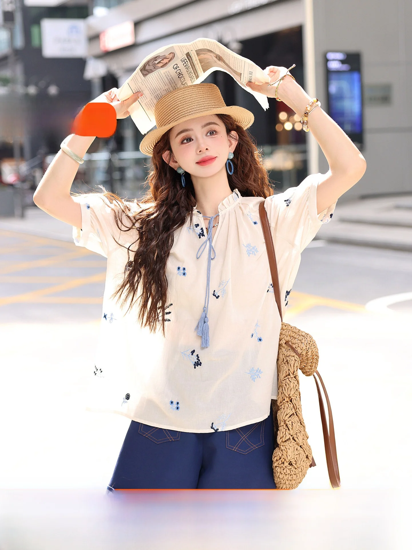 

Повседневная женская футболка с коротким рукавом, летняя, тонкая, с вышивкой, с поясом, из смесового хлопка и полиэстера, с круглым вырезом, с цветочным принтом