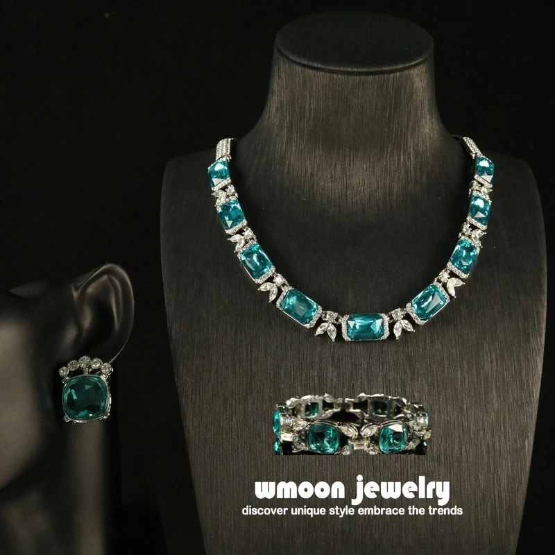 

Элегантный и свежий стиль, инкрустированный циркониевым стеклом, браслет геометрической формы, ожерелье, комплект серег, модные элитные женские украшения