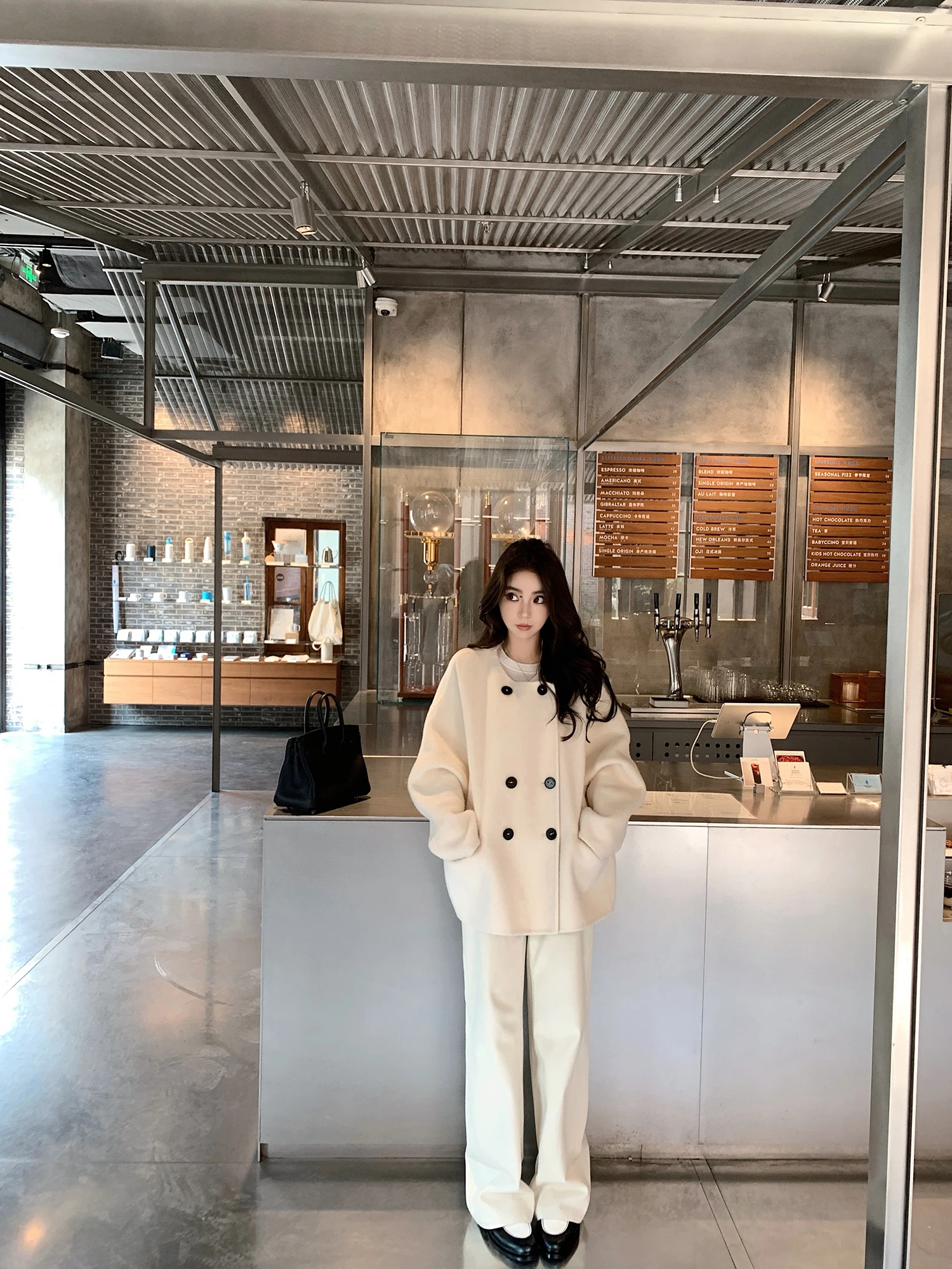 

Высококачественное пальто из кроличьего меха и шелковой шерсти, двубортное, с пуговицами, в стиле Sle Lilylikes, шикарный белый матовый дизайн, женская верхняя одежда