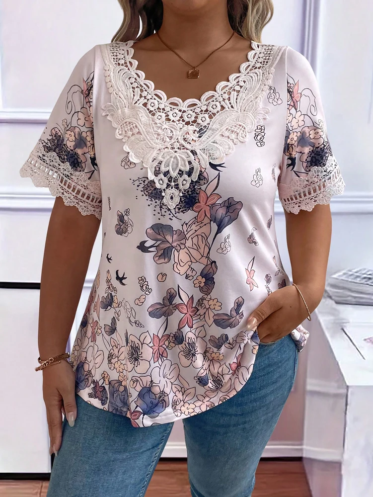 Damska koszulka Plus Size z głębokim dekoltem w serek, koronkowymi wstawkami, basic, codzienna, do pracy, do domu i biura.