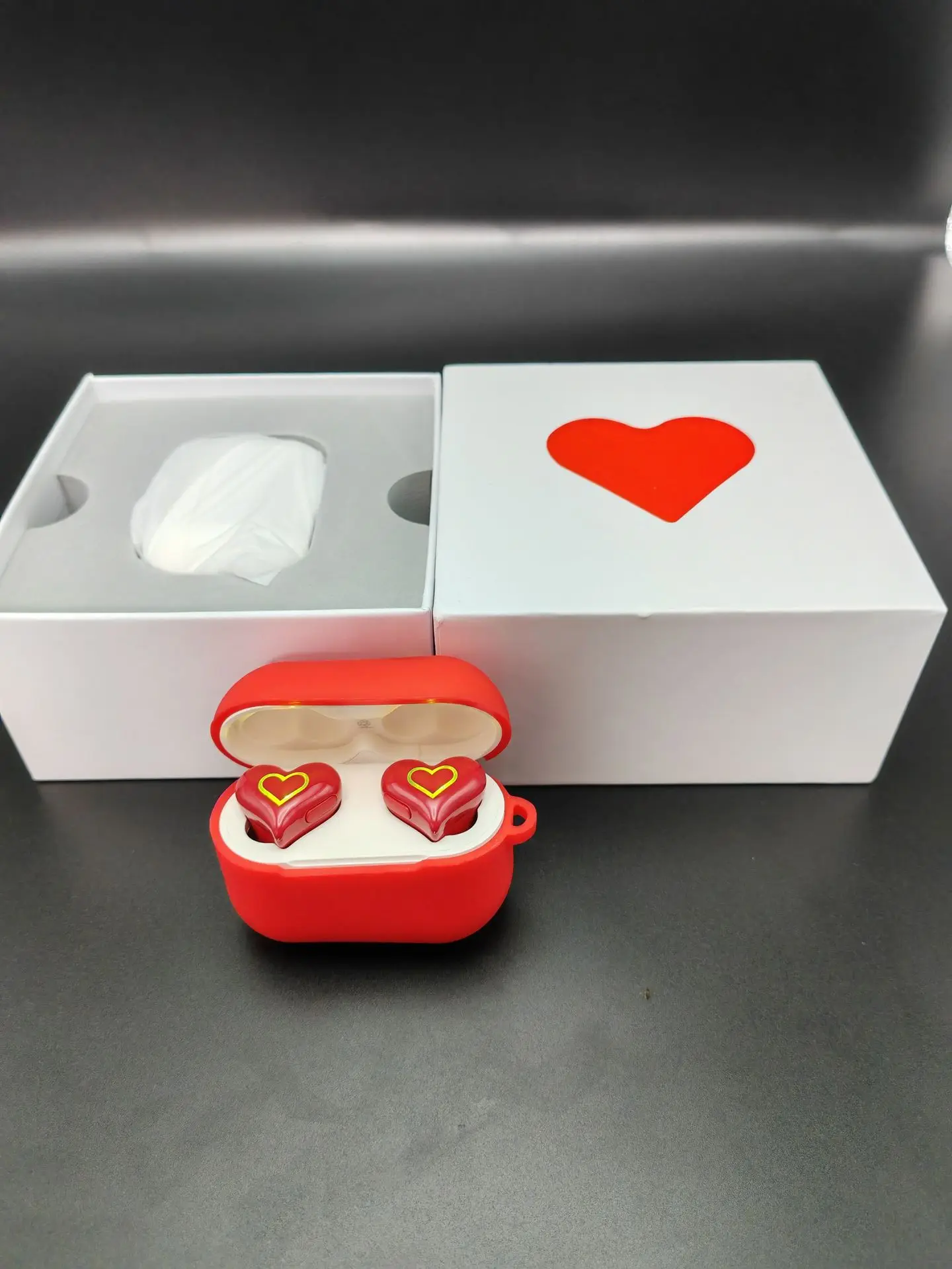 New upgraded heartbuds heart-shaped earphones cute girl wireless Bluetooth earphones with colored lights