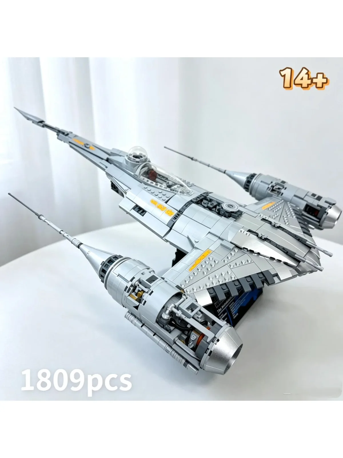 Neues 1809-teiliges Star Interstellar Conflict Raumschiff N-1 Starfighter Raumschiff-Baustein-Set Puzzle-Modell Spielzeug für Dekoration und Geschenke