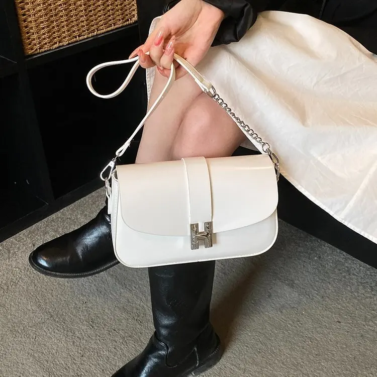 Luxury Multi-Purpose Designer Diaper Bag Women Fashionable Large Capacity Tote Elegant Crossbody Handbag for Every Occasion