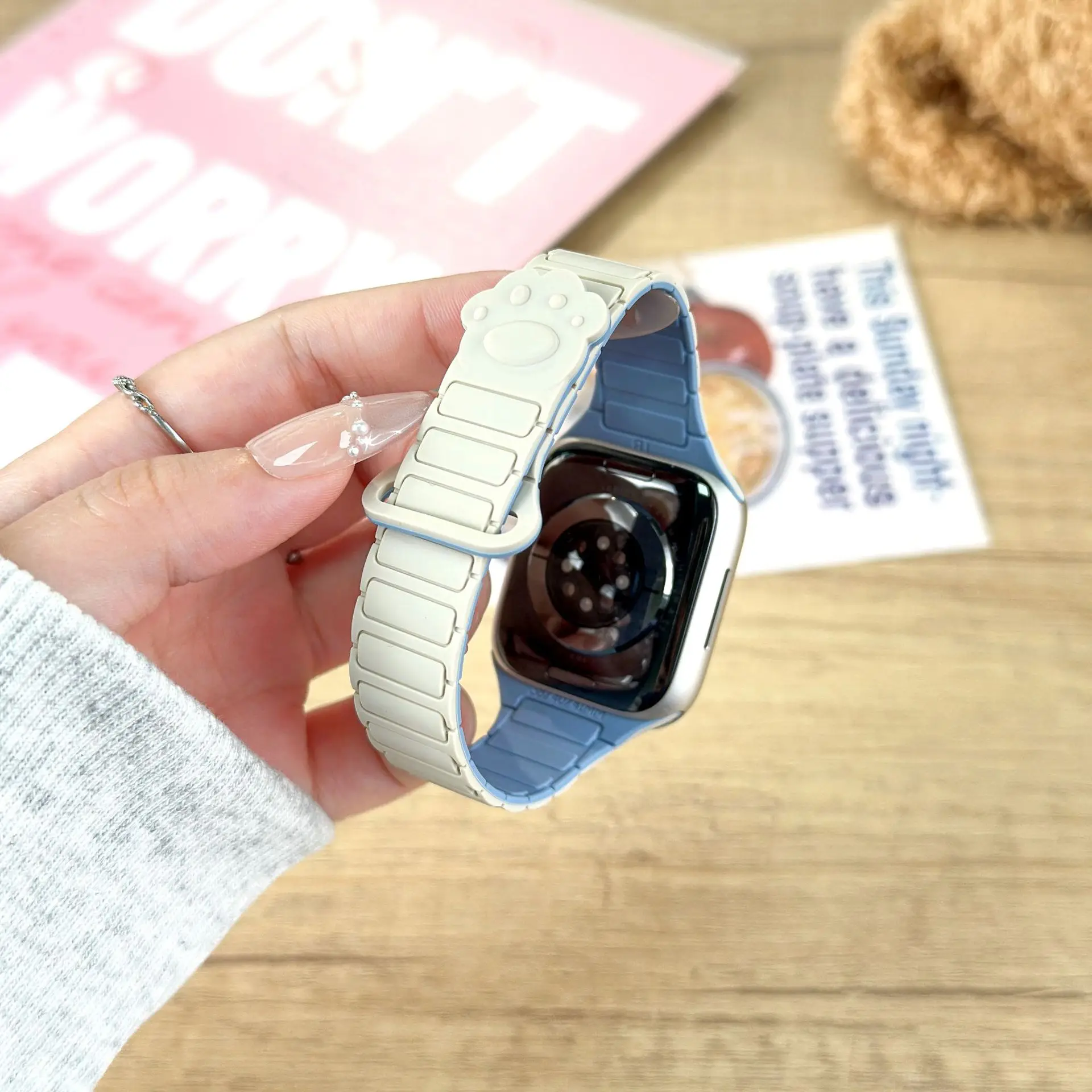 

Cat's Paw Magnetic Silicone Strap for Apple Watch Band Ultra 3 49mm 45mm Bracelet for Iwatch Series 11 10 9 8 7 6 SE 5 42mm 44mm