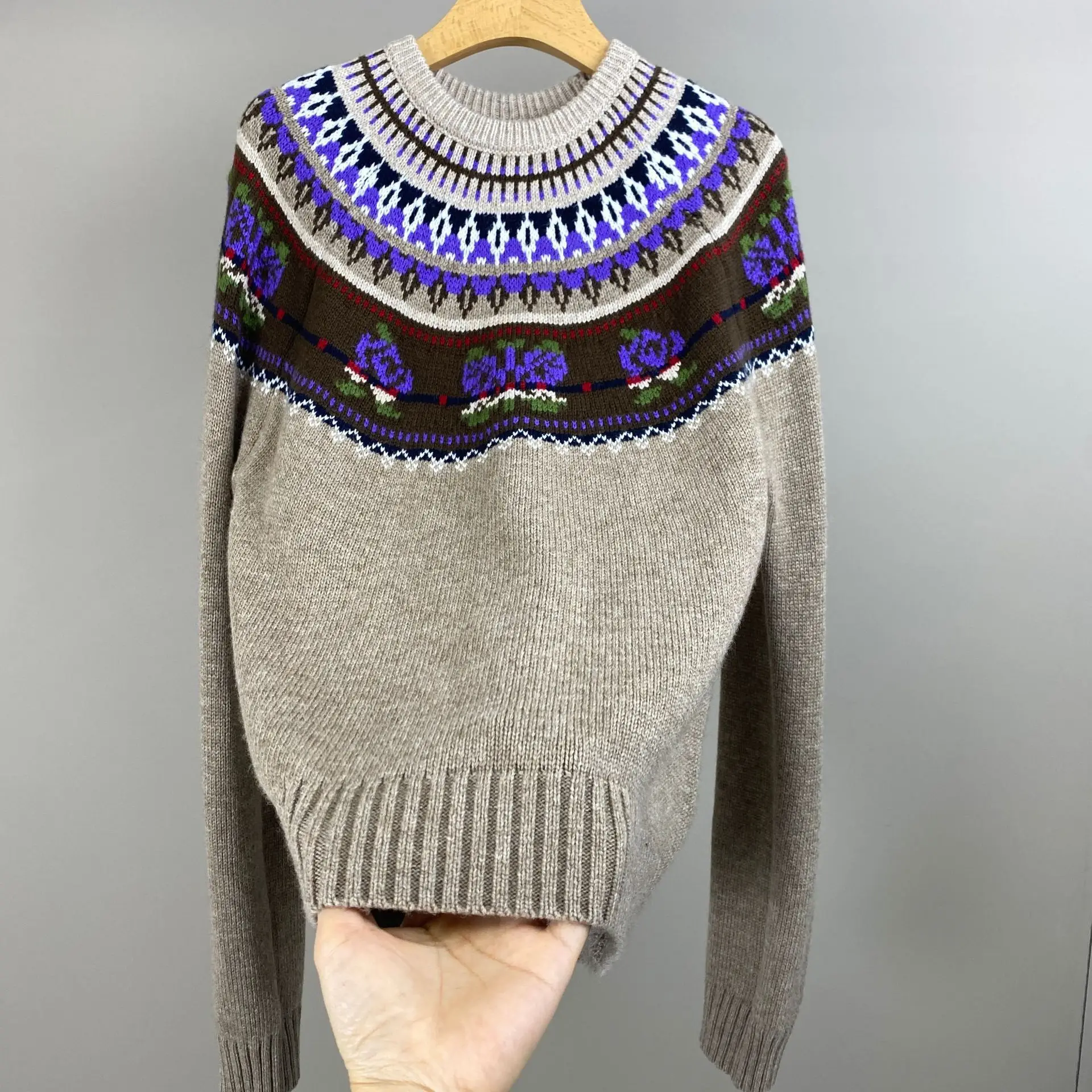 

2025 Autumn/Winter New Jacquard Wool Crew Neck Pullover Sweater - Versatile For Commuters