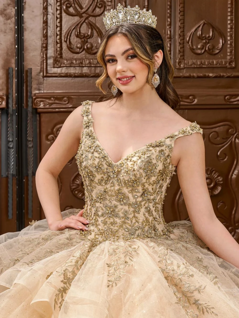 Vestidos Quinceanrra Prom com brilhantes lantejoulas, Apliques Clássicos de Renda, Princesa, Longo Decote Em V, Vestido Doce 16 Camadas