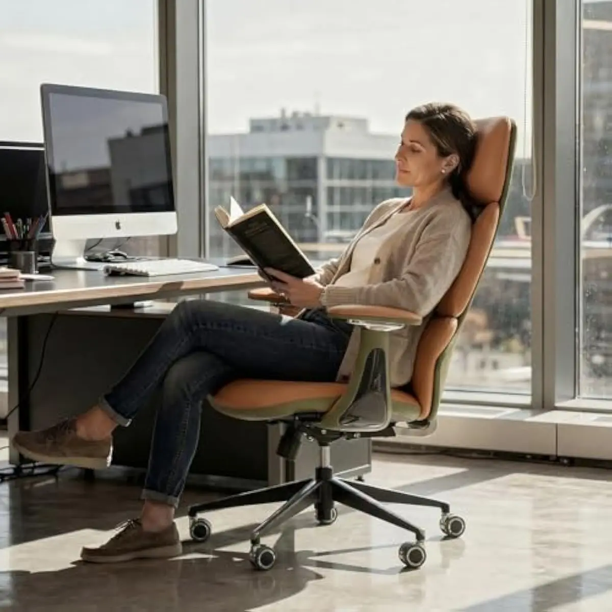 Ergonomic High-Back Office Chair with Premium Leather Upholstery and Dense Cotton Padding for Superior Support • S-Shaped Segmen