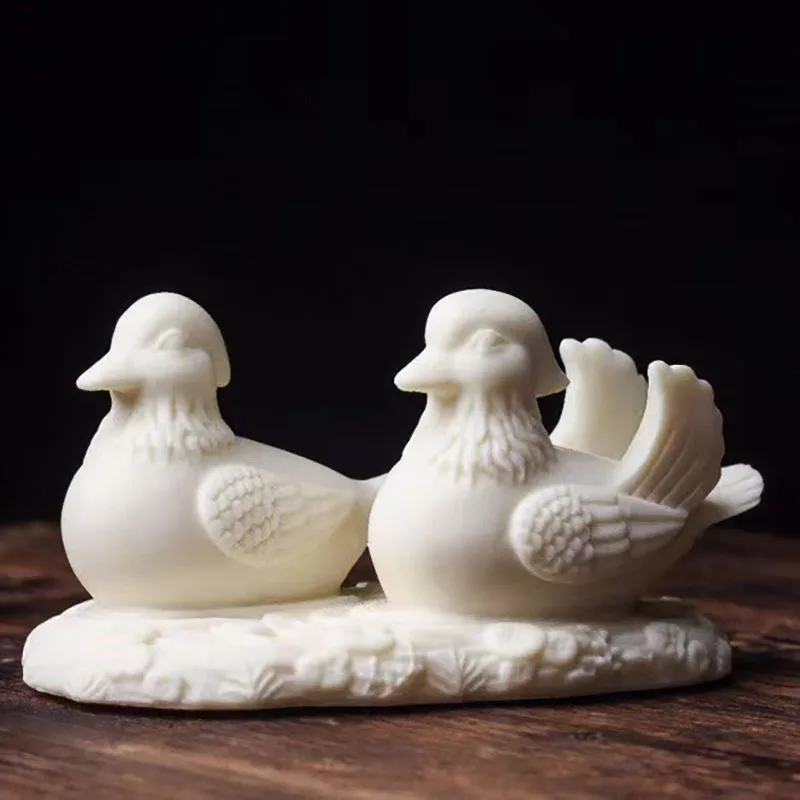 Ivory Nut Carved Mandarin Ducks Playing in the Water Ornaments Home Bedroom Wedding Gifts for Men and Women Wedding Decoration f