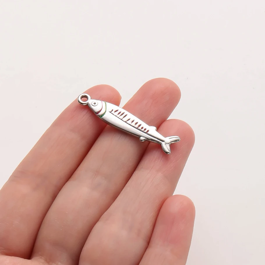 2 Stück silberfarbene Meereslebewesen-Anhänger, weiß/blau emailliert, Schildkröte, Seestern, Fisch, DIY-Edelstahl-Anhänger für die Schmuckherstellung – Detail 8