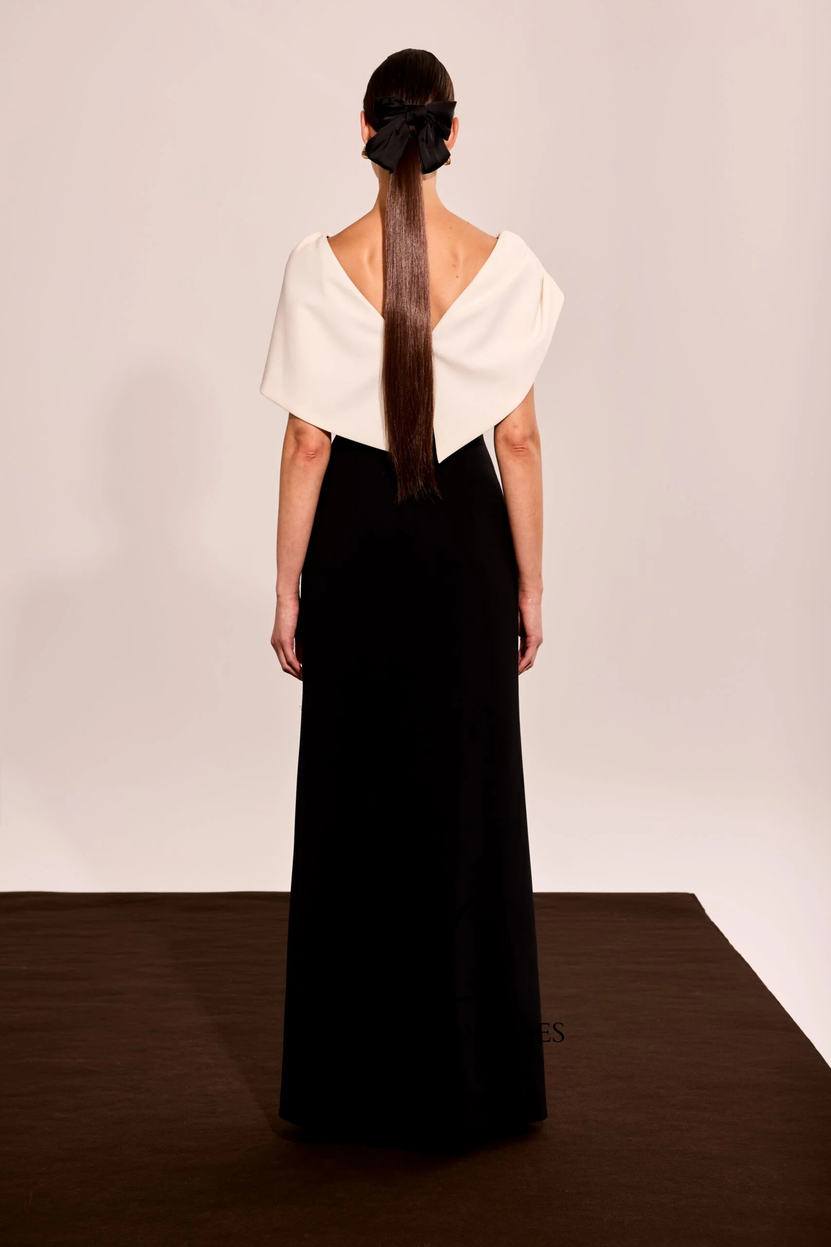 CUYUN Formal Evening Dresses Black and White Off the Shoulder Party Gown Pleated Slit Long Wedding Party Dress for Guest