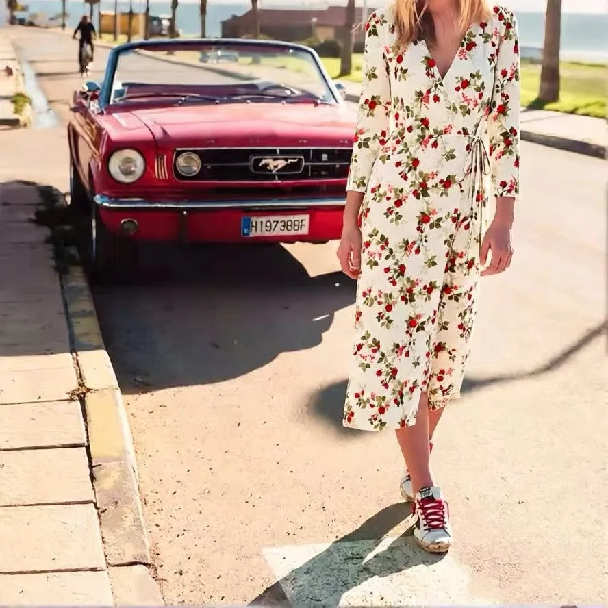 

2026 Spring and Summer New Holiday Style Printing V-neck Lace-up Waist Dress