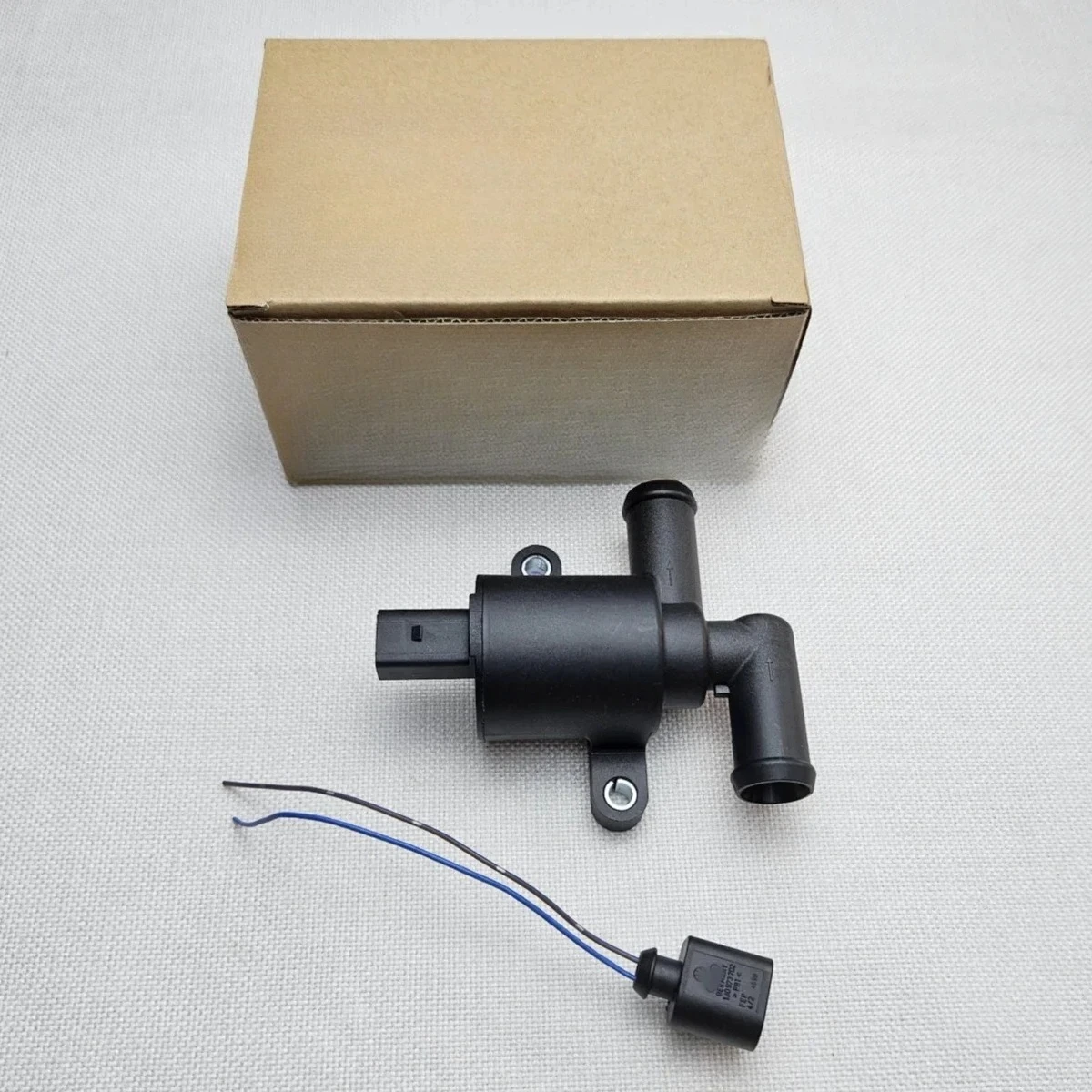 

OEM Heater Control Valve Solenoid 4H0121671D For VW Golf 7 MK7 Passat B8 Jetta Audi A4 B9 A6 C7 A3 8V A8 Skoda Octavia Seat Leon