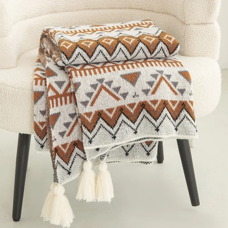 Bohemian Style Printed Knitted Blanket Luxury Skin-Friendly Shawl Blanket for Office Nap Portable Multi-Purpose Single Bedspread