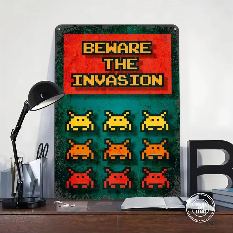 Space Invaders Warning Tin Plaque Poster Customized Wall Art Retro Vintage Metal Signs for Man Cave Decoration At Home Wand Deko
