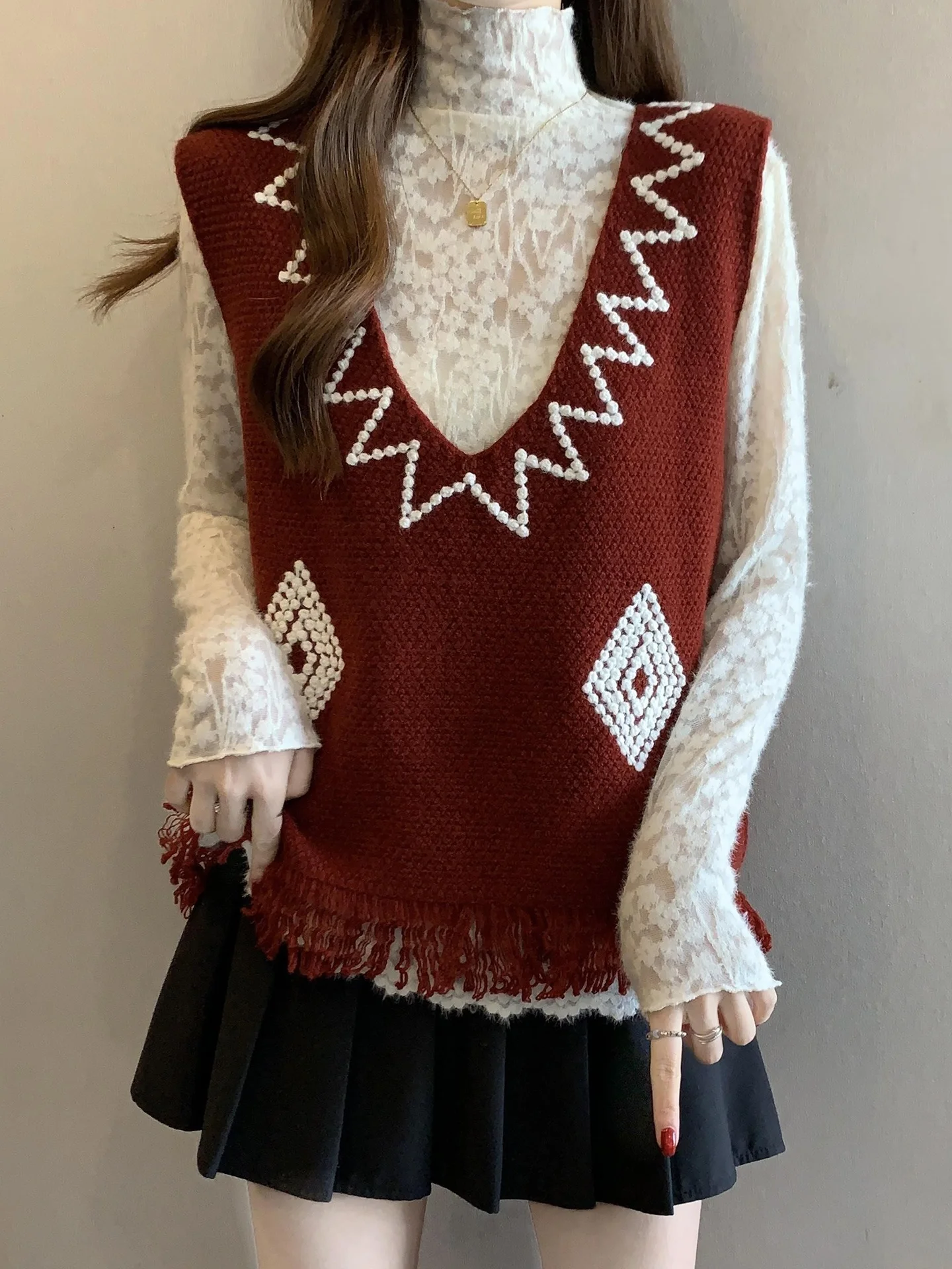 

Женский вязаный жилет с вышивкой и V-образным вырезом, больших размеров, приталенный, для повседневной носки, верхняя одежда