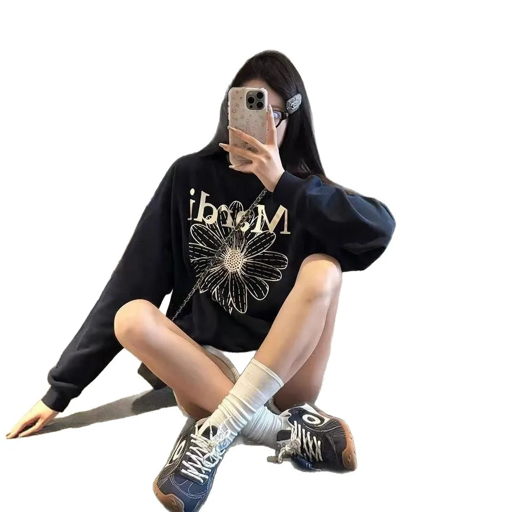 أسود جولة الرقبة البلوزات الملونة المرأة فضفاضة تناسب مريحة الكورية نمط رداء علوي غير رسمي 2025 موضة جديدة نمط الأزهار النباتية