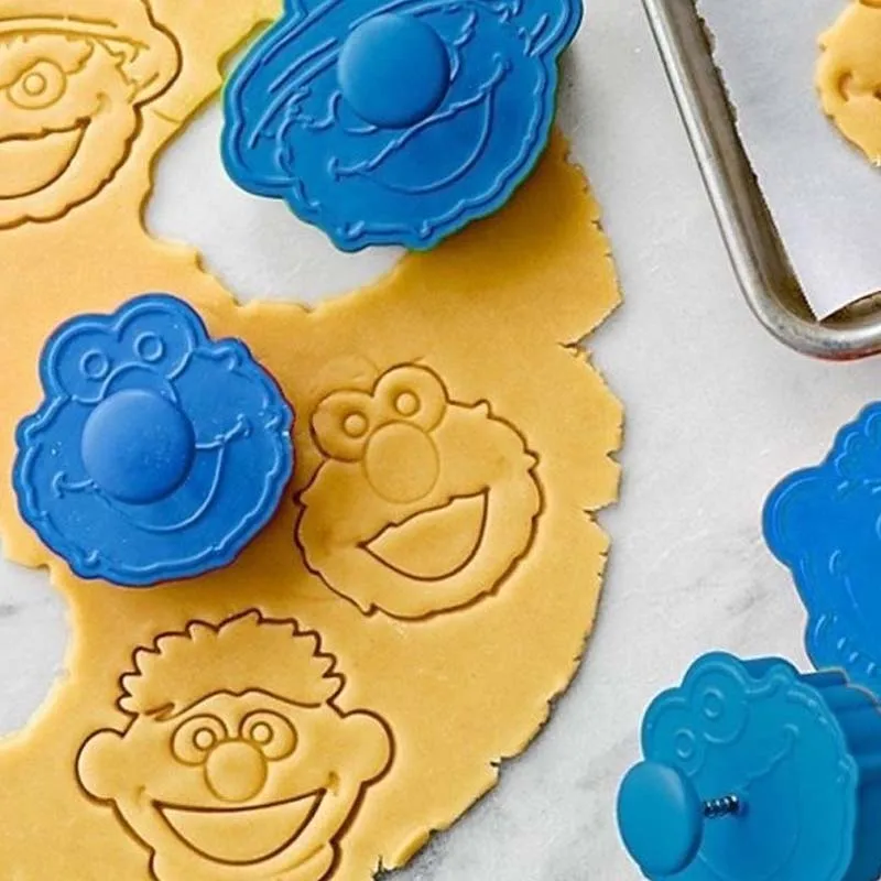 Children Muppet Cookie Cutter Plunger Biscuit Cake Fondant Elmo Ernie Monster Cakes Decorating Tools