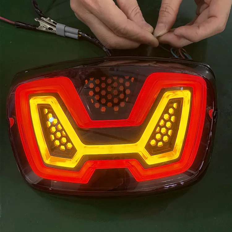 NEW  VIRTU  REAR BRAKE LIGHT LED STOP LAMP   TAIL LIGHT for Piaggio VESPA  SPRINT Primavera 150 LX125 S125 Scooter