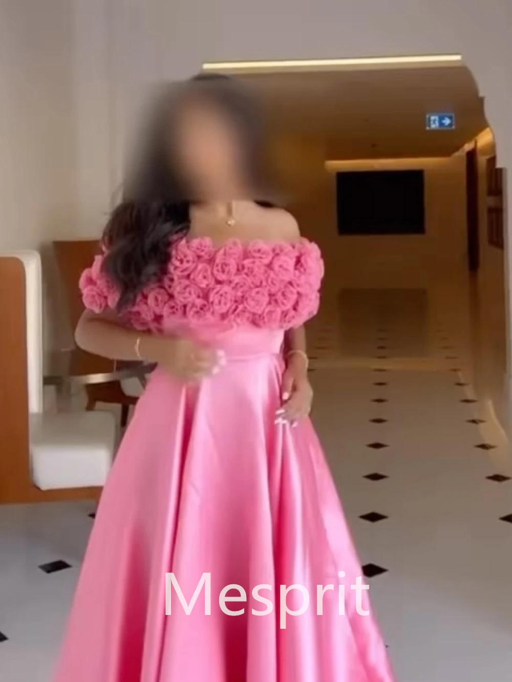 Vestido de graduación de Arabia Saudita, traje de noche con hombros descubiertos, línea A, flores drapeadas, satén, largo, personalizado