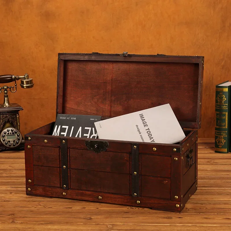 For European Retro Large Wooden Box with Lock Handmade Old Fashioned Storage Box Window Ornament Shooting Prop Wood