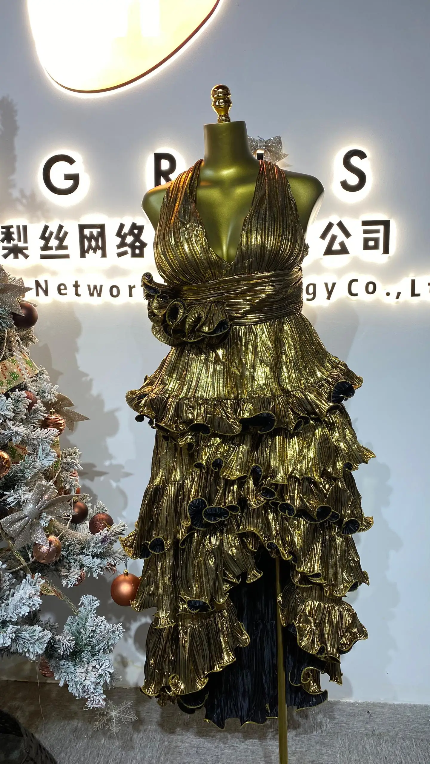 

European and American Sexy V-neck Dress, Sleeveless High-waisted High-rise Dress, Trailing Long Skirt, Adult Dress-GZKK0015