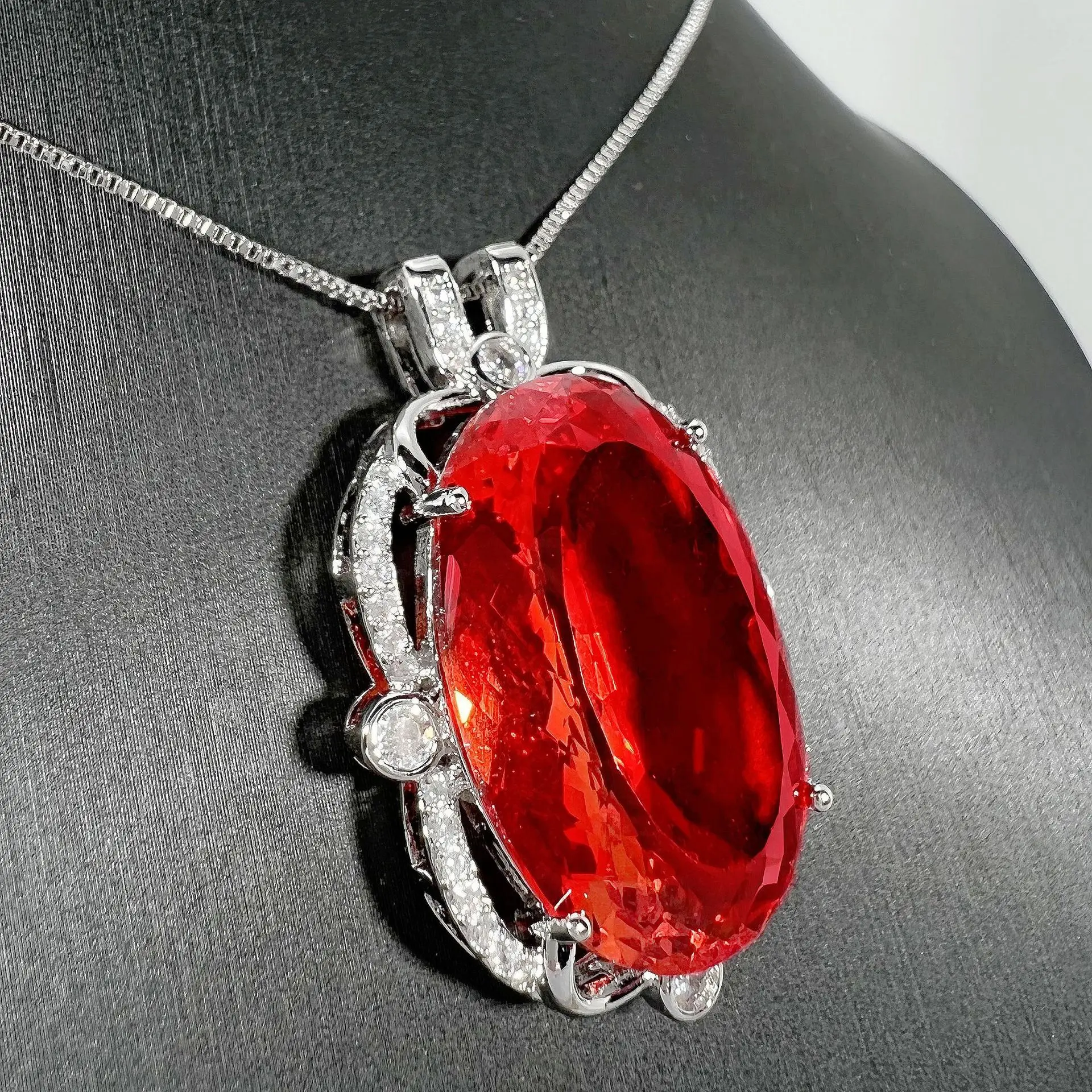 Trendy 925 Sterling Silver Chain Necklace Women Jewelry Luxury Large Crystal Stone Pendant For Princess Party Accessories