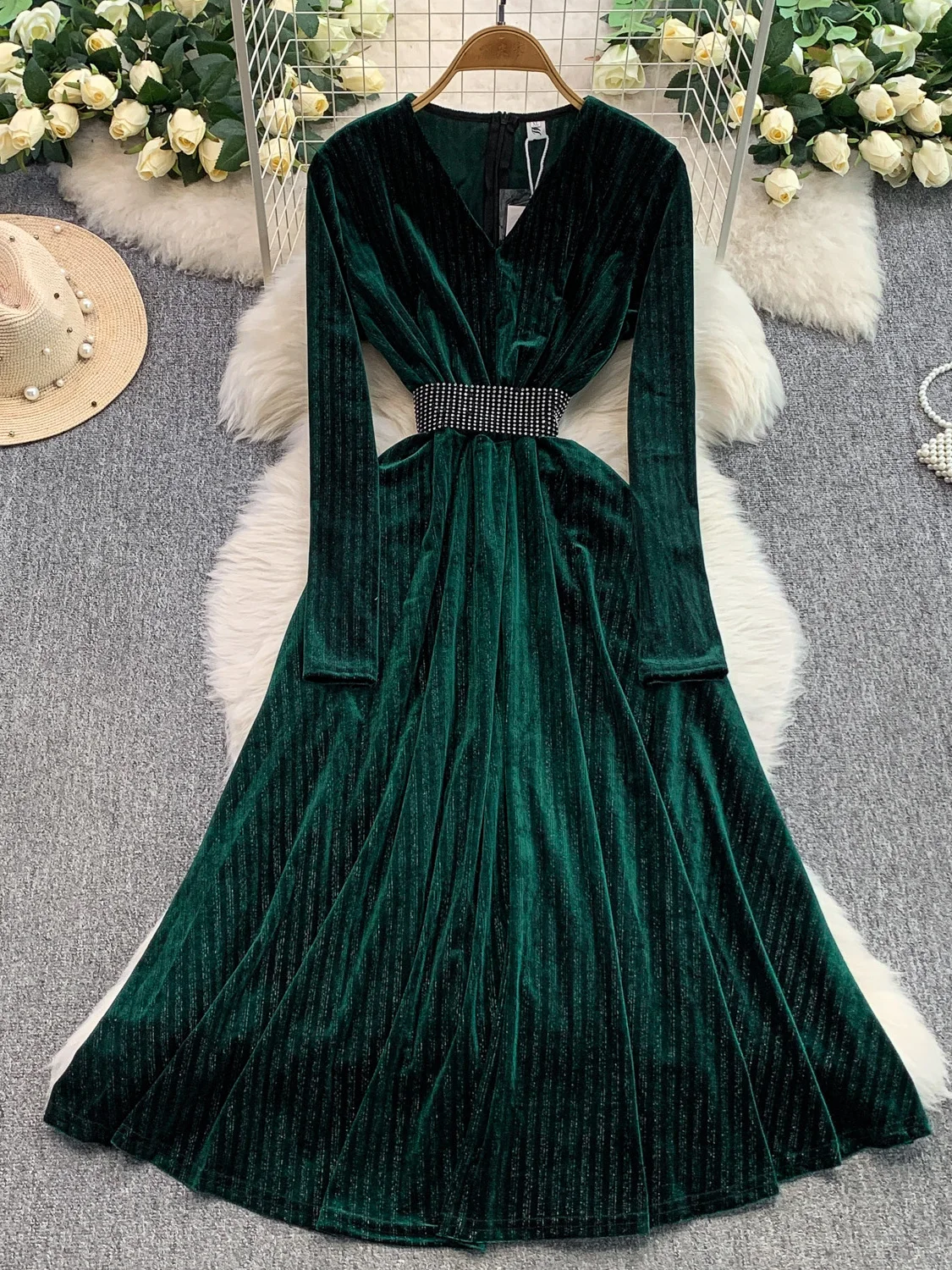 Rok Maxi Beludru Ele Long Sve Velvet Dr V-Ne High Waist Slimming Wanita untuk Kerja dan Santai Musim Dingin Model Terbaru