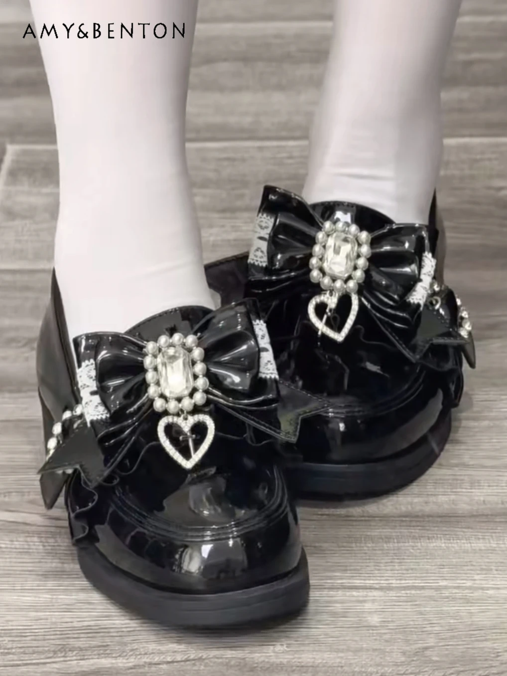

Original Japanese Lolita Style Shallow Mid-Heel PU Mary Jane Shoes Lace Pearl Rhinestone Bow Round Toe Versatile Loafers Women