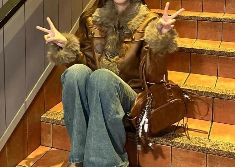 الرجعية القديمة خياطة معطف 2025 الخريف والشتاء الدافئة بلون المرأة الشارع Breezepelt معطف الملابس المبطنة بالقطن