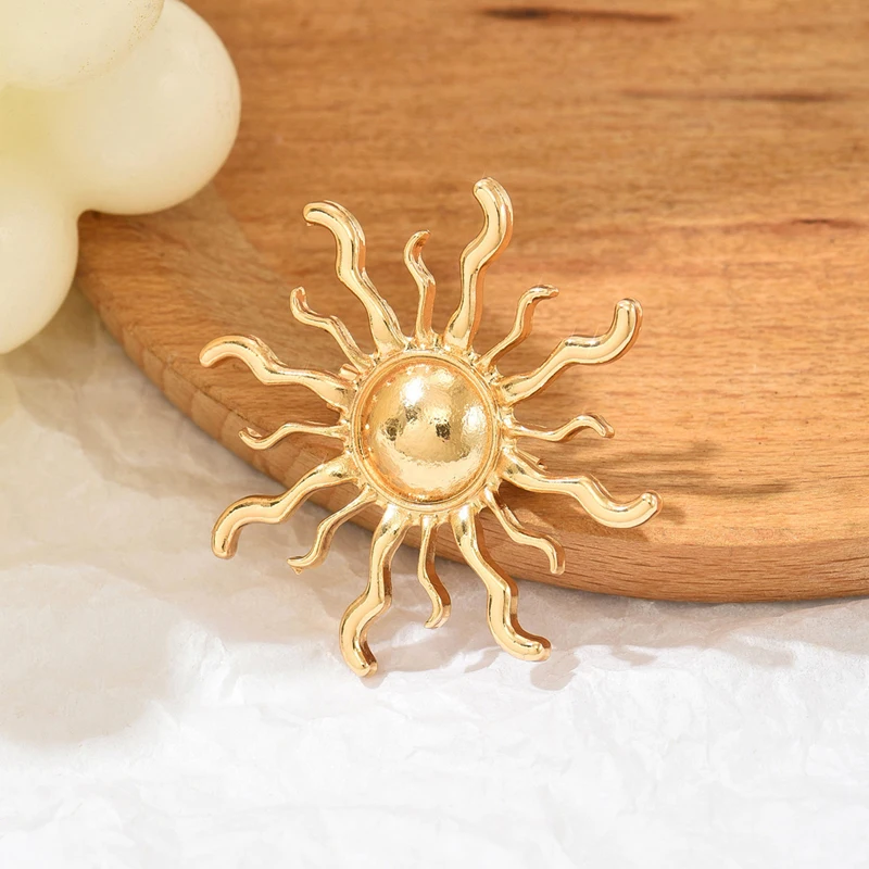 Sunflower & Swallow Bird Metal Brooch | Women's Unique Versatile Clothing Accessory | Stylish Decoration for Coat & Jacket