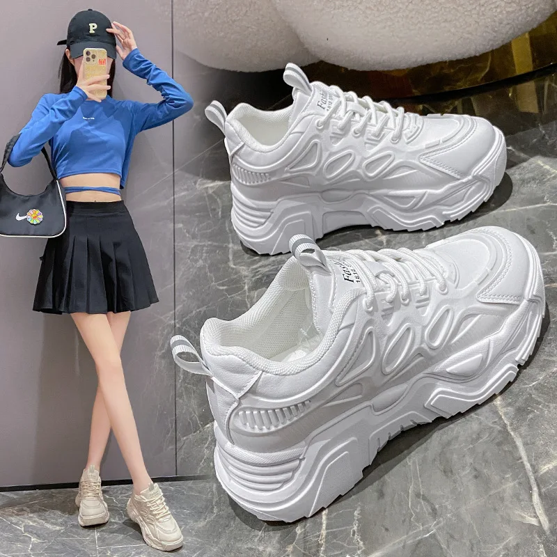 2024 Luxury New Breathable Sports Shoes Korean Edition Black Casual Shoes South Women's Thick Sole Running Shoes sneakers women