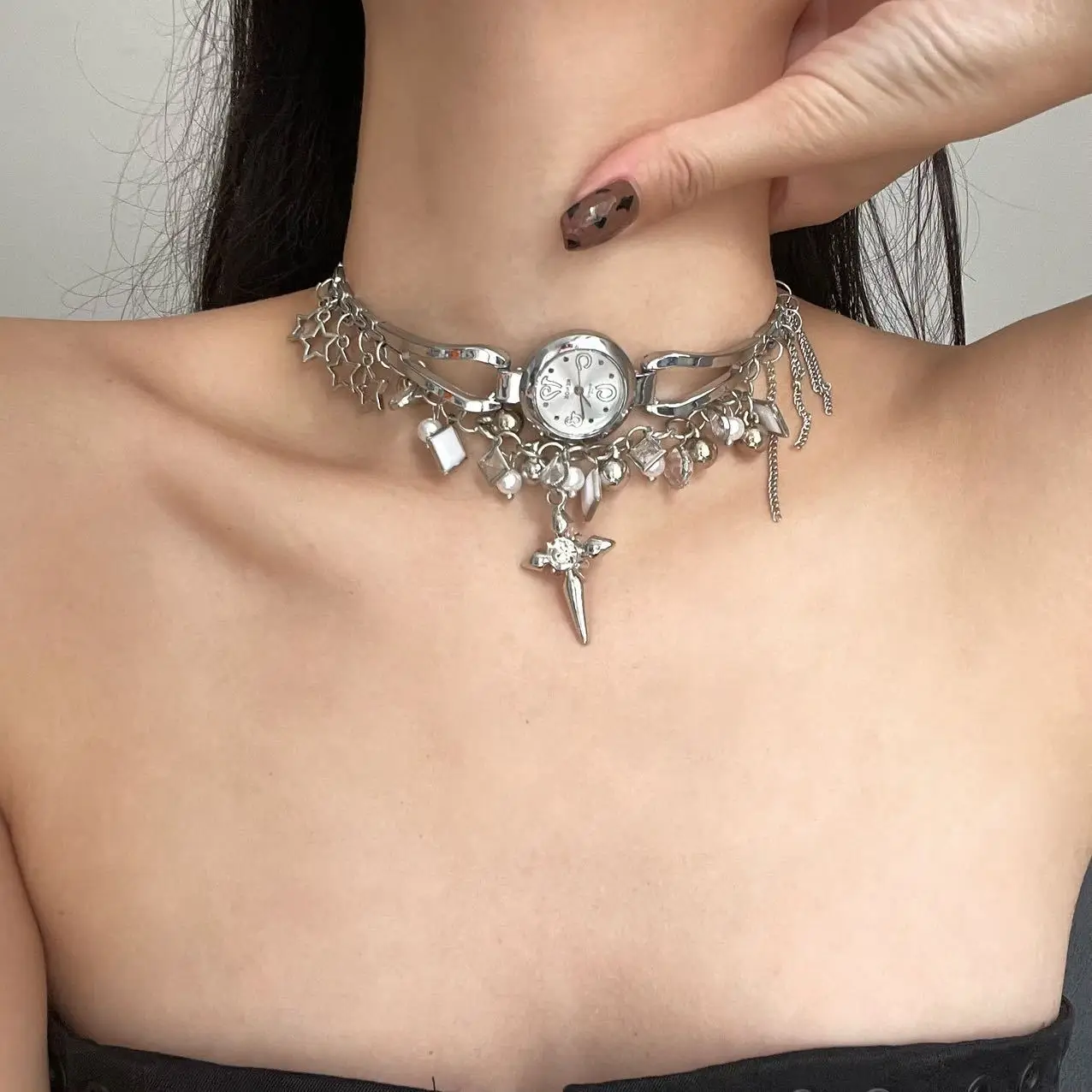 المألوف الحلو الشرير نمط ساعة الصليب قلادة للنساء ثقافة فرعية الفردية العصرية المختنق قفل سلسلة
