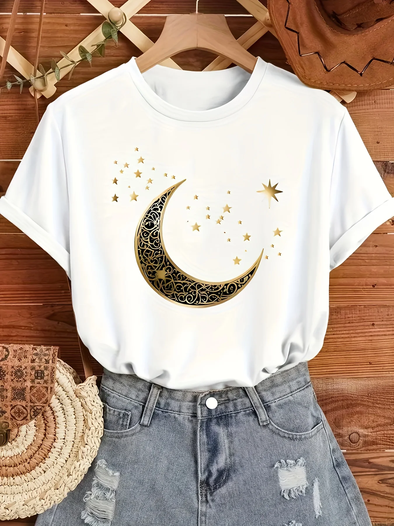 Women'S Elegant Moon  Stars Print T-Shirt  Casual Short Sleeve Crew Neck Top for Spring Summer Golden Print Top Comfortable Fit