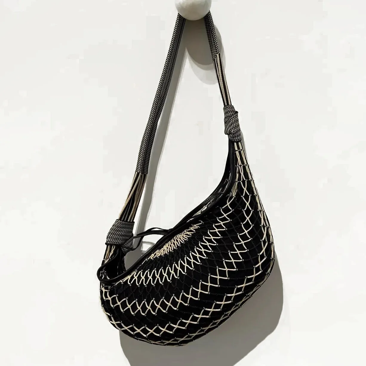 

Niujiao Net Bag 2025 Summer New Ins Fashion Contrast Color Hollow Knitted Canvas Bag Women's One-Shoulder Crossbody Bag