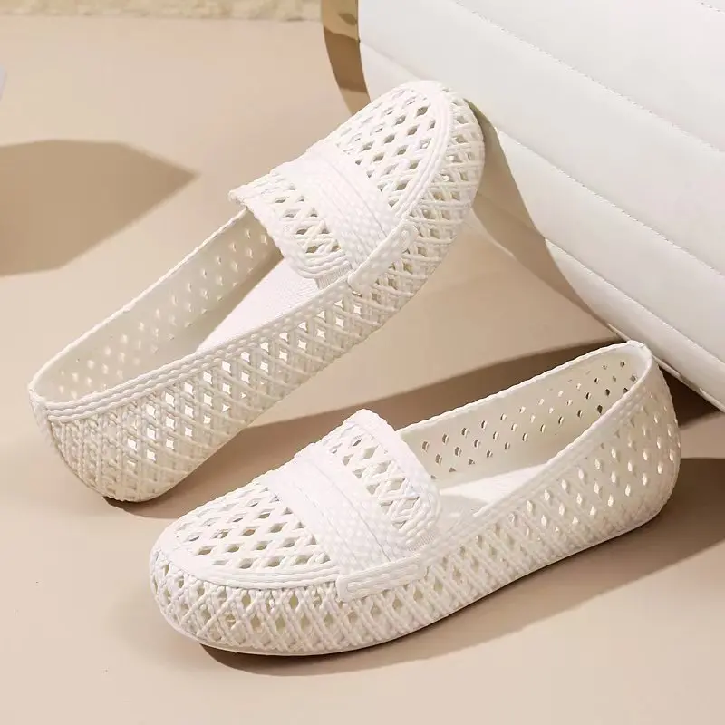 New Summer Style Fashionable and Comfortable Flat-soled Casual Outer Wear Non-slip Fashionable Toe-cap Sandals for Women