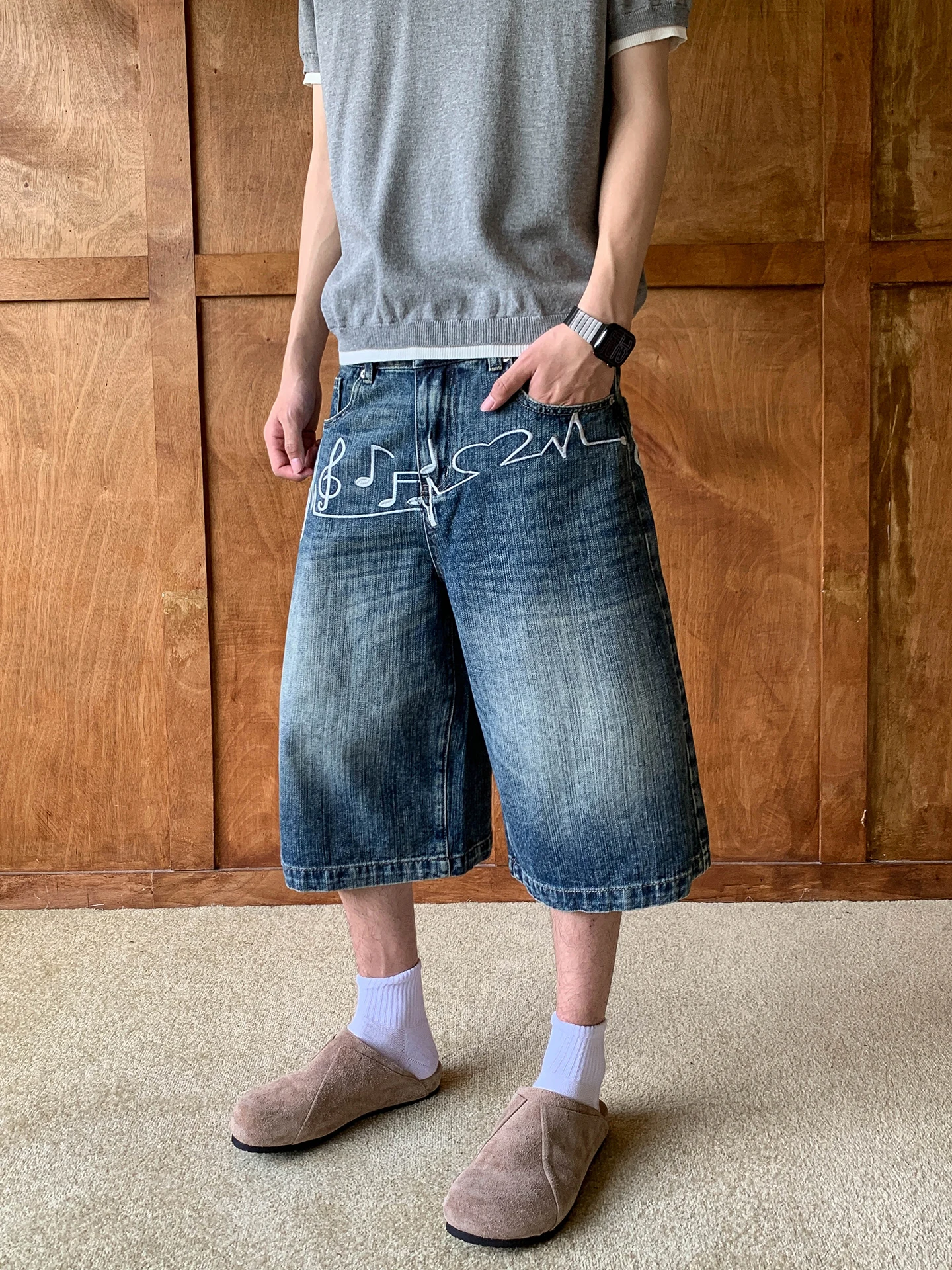 Oalin Jeans Retrô Americano com Bordado de Notas, Calças Capri Unissex de Perna Larga e Solta, Lavadas para o Verão, Jeans pa...