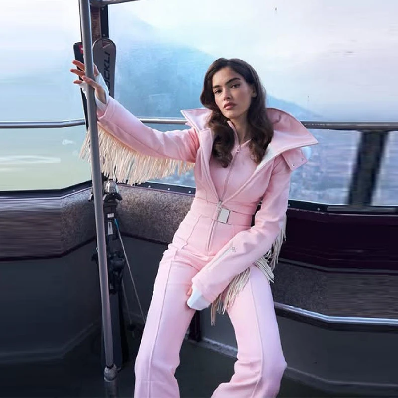 رشاقته قطعة واحدة بدلة تزلج النساء فو الفراء مقنعين شرابات معطف عالية حزام خصر بذلة 2025 الشتاء يندبروف مقاوم للماء ملابس التزلج