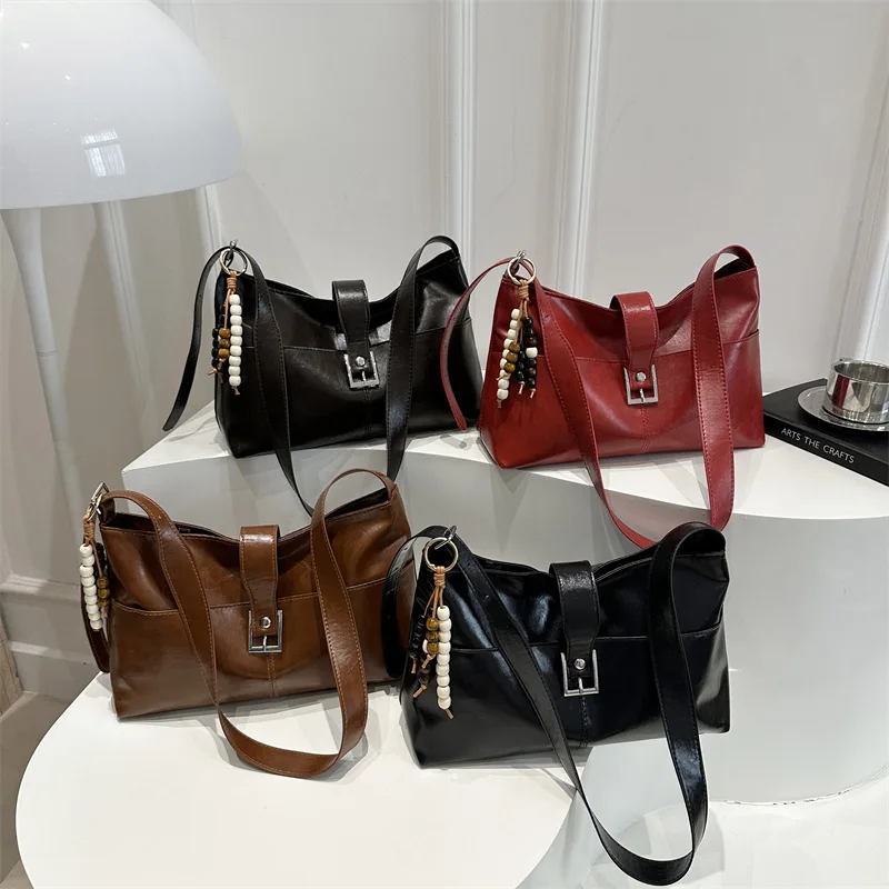 

2025 Winter Vintage Shoulder Bag, Solid Color Underarm Purse for Women, Casual Commuter Crossbody, Chic Day to Night Tote