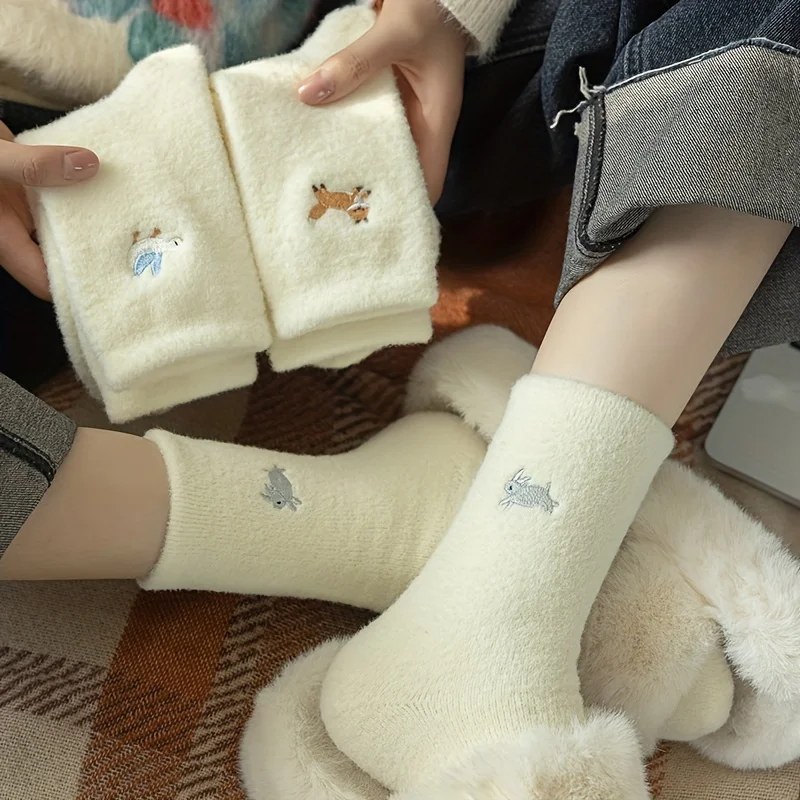 Adorable Animal Embroidered Crew Socks! Fleece-Lined, Warm & Soft Korean Style Socks for Girls. Perfect for Winter & Home.