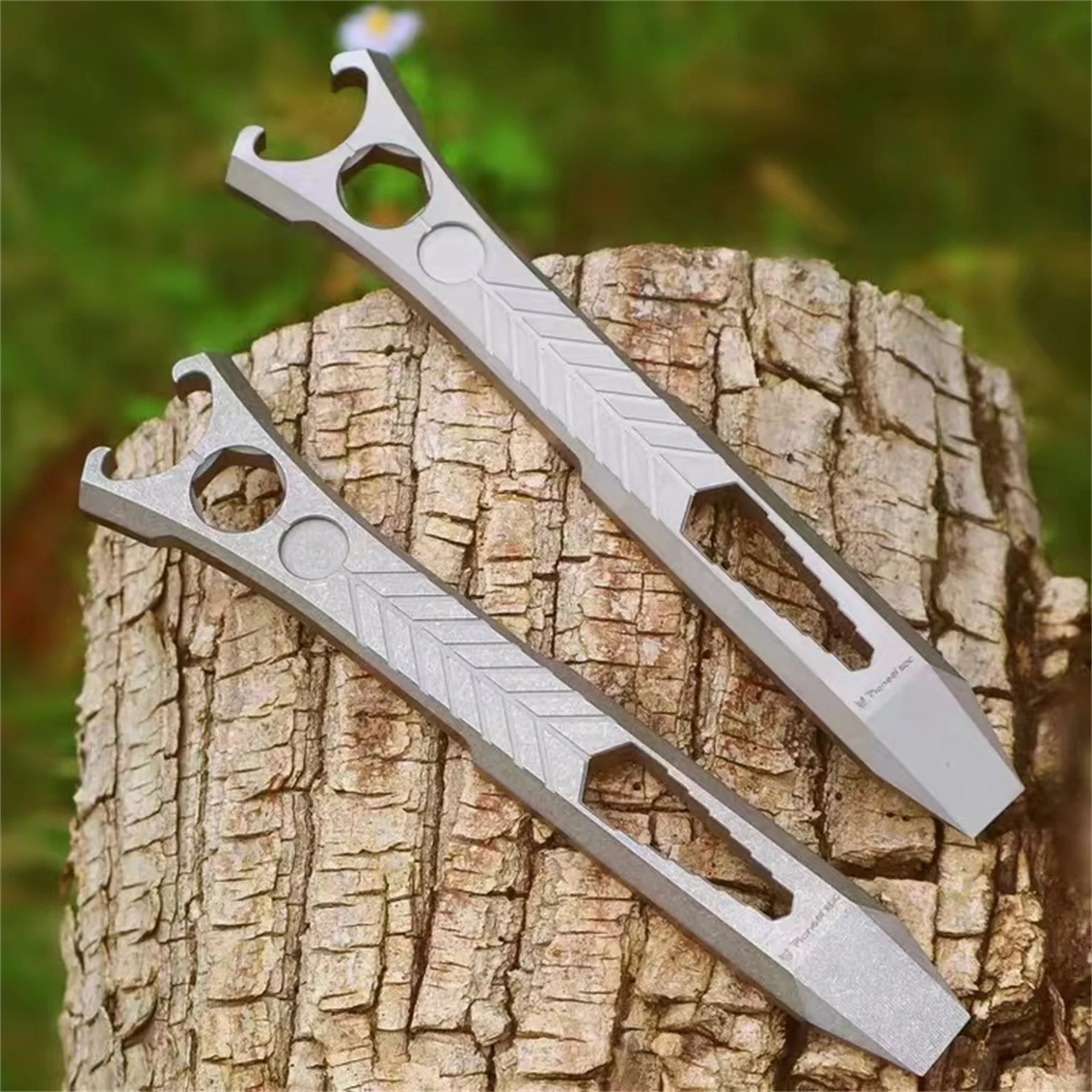 

Titanium TC4 Multifunctional Prybar EDC Outdoor Self-defense Crowbar Camping Cycling Gadgets Bottle Opener Hexagonal Wrench