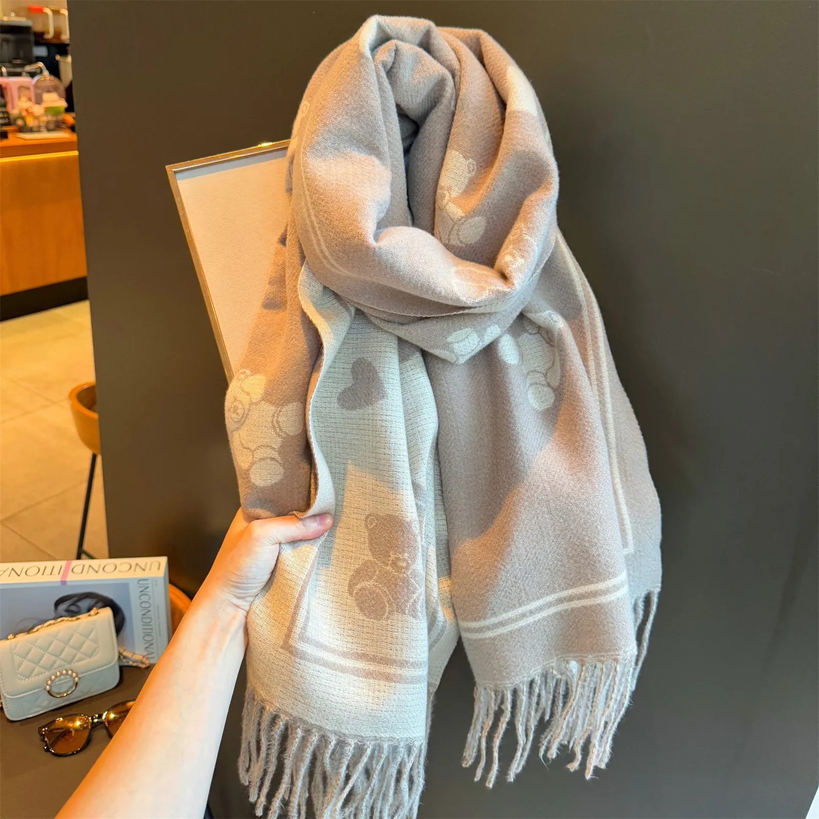 Echarpe-en-cachemire-cyrena-kaer-pour-femme-chale-chaud-et-tendance-a-motif-cœur-d'ours-cache-cou-long-rectangulaire-pour-l'hiver