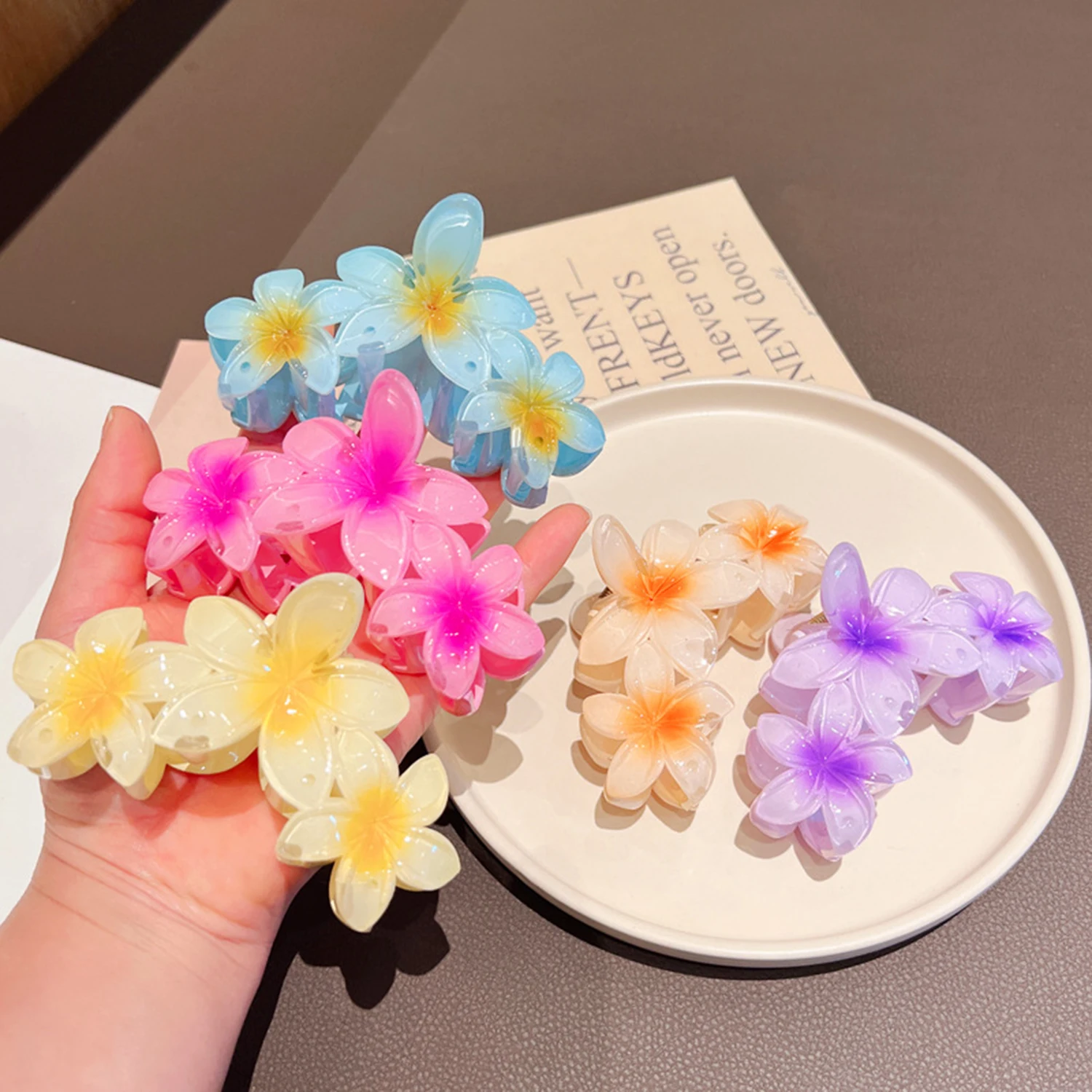 

Korean Fashion Bauhinia Egg Flower Hair Claw Clip Plastic Woman Barrettes Hair Accessories For Women Girls Crab Hairpin New 2023