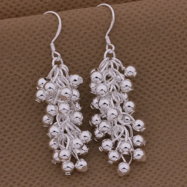 women lady cute fashion personality charm silver color grape clusters earrings Refined elegance woman favorite jewelry  E008