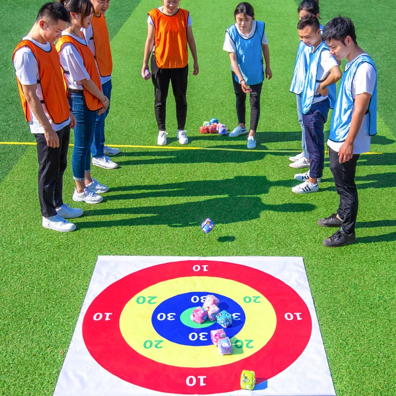 Açık takım oluşturma faaliyetleri oyunu yetişkin çocuk atma fasulye torbaları Campany aile alan gün parti karnaval eğlenceli iyilik